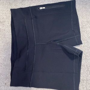 Lululemon short running shorts in black